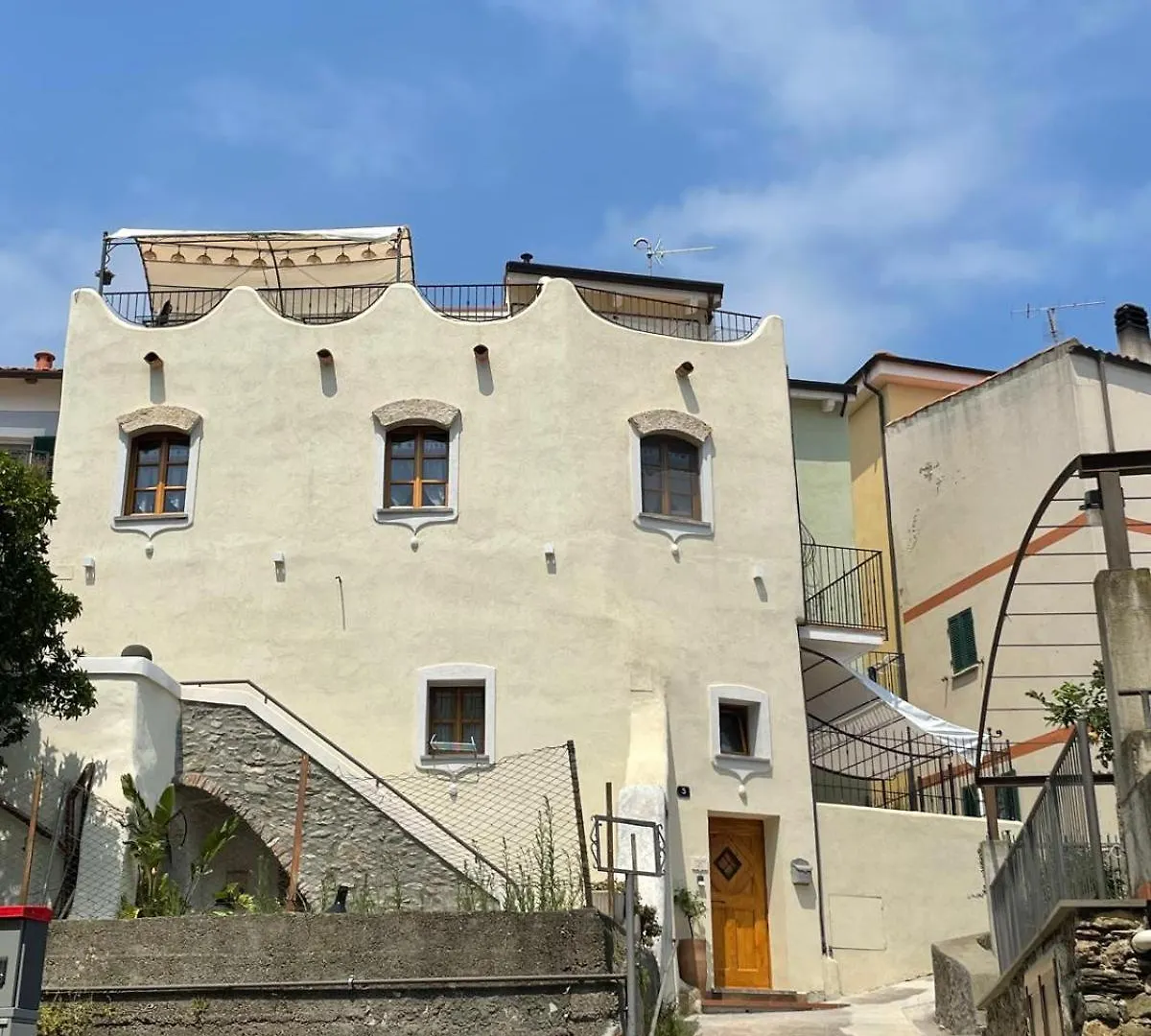 Hotel A Burga Du Muntin à Spotorno Maison d'hôtes